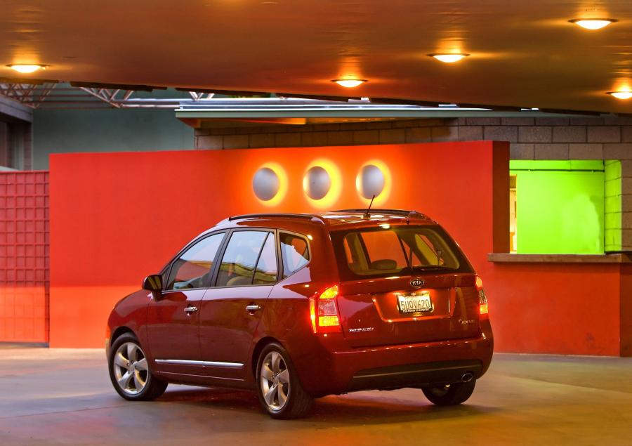  Kia Carens 2007 года  (фото 42 из 46)